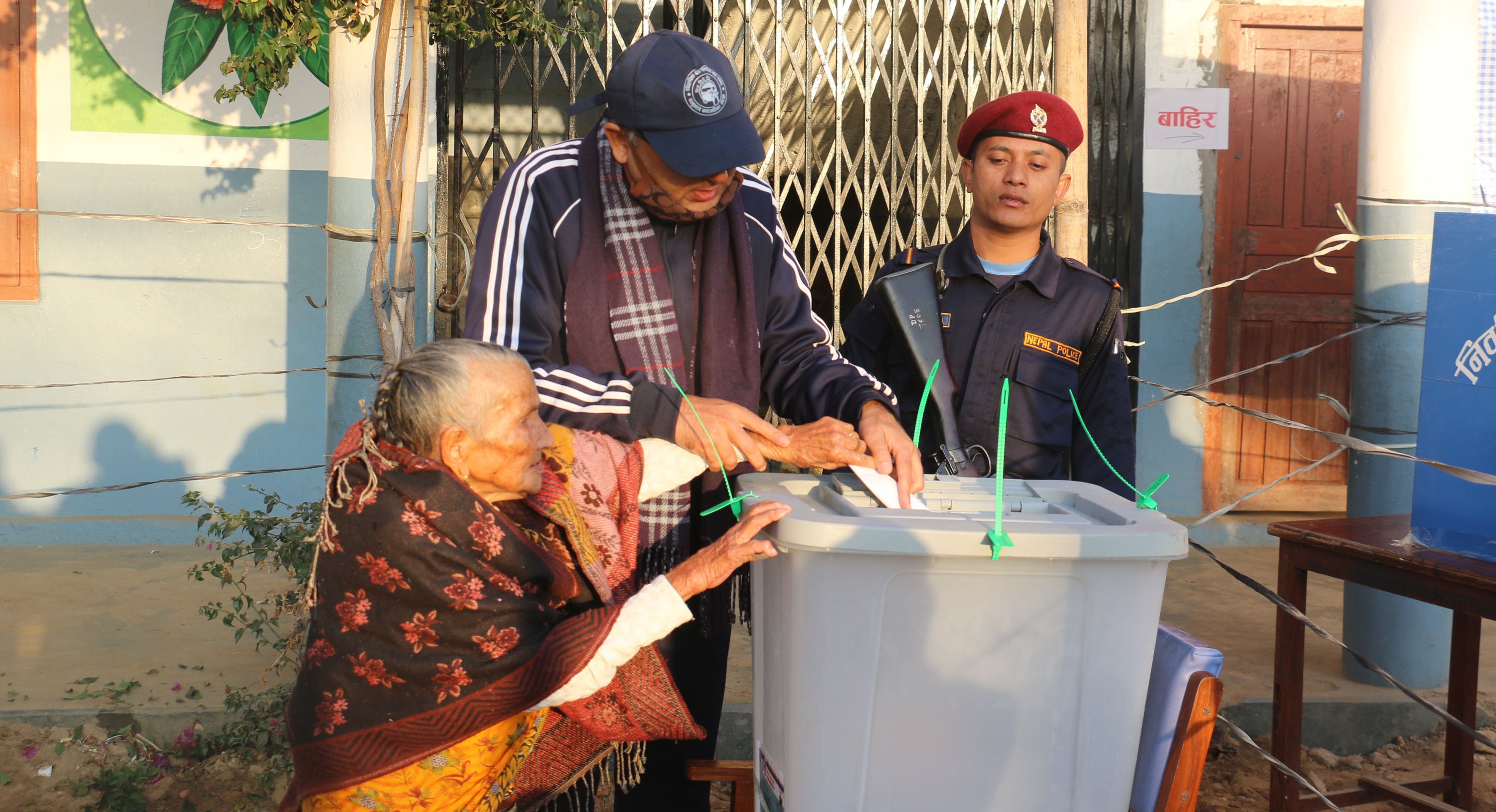 रिक्त ५२ पदका लागि मतदान सुरु