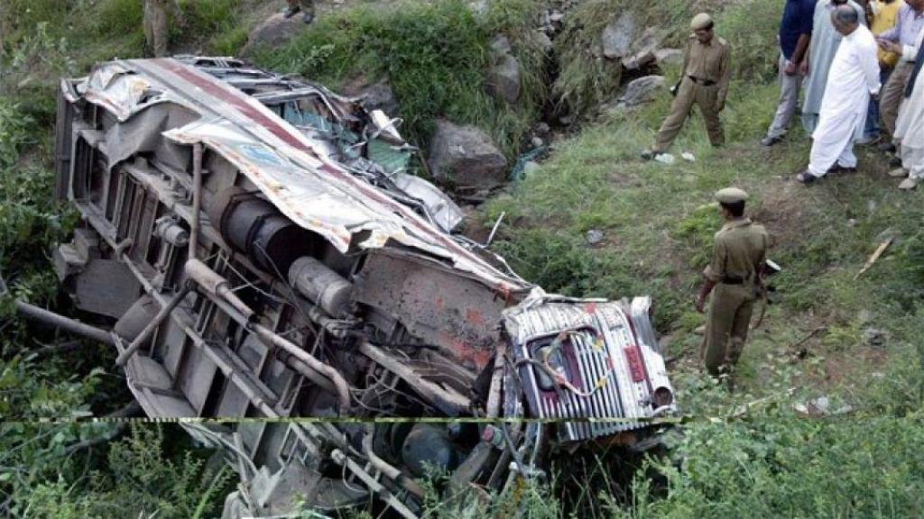भारतमा बस दुर्घटना, ७ को मृत्यु २४ घाइते