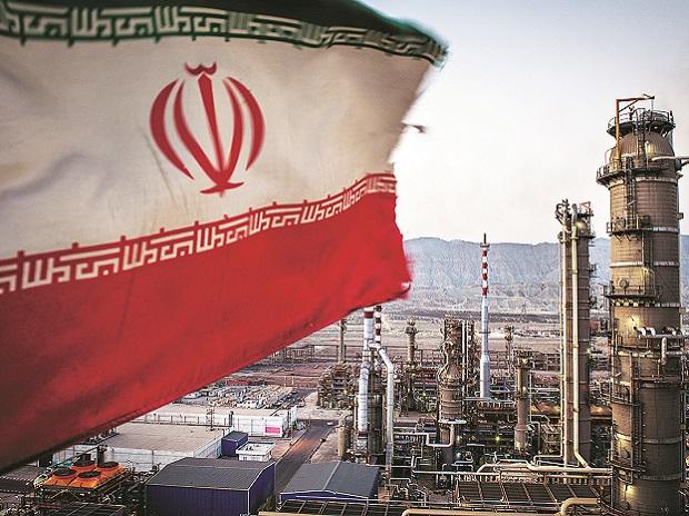 इरानमा ५० अर्बको नयाँ तेल खानी फेला