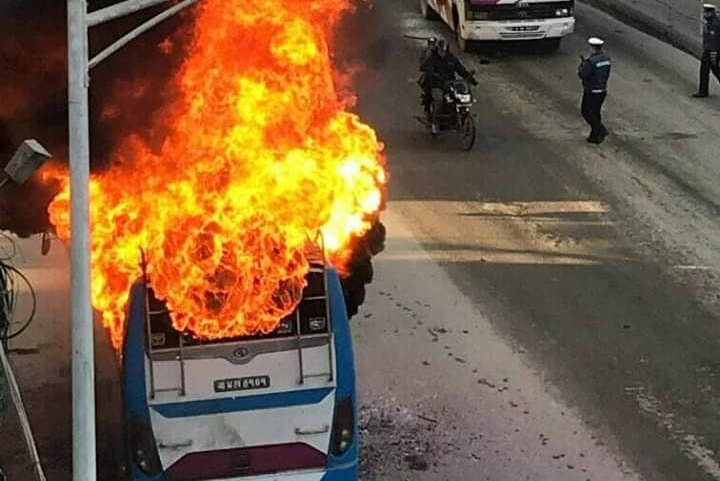 बसको ठक्करबाट छात्राको मृत्यु, चाबहिल क्षेत्र तनाबग्रस्त