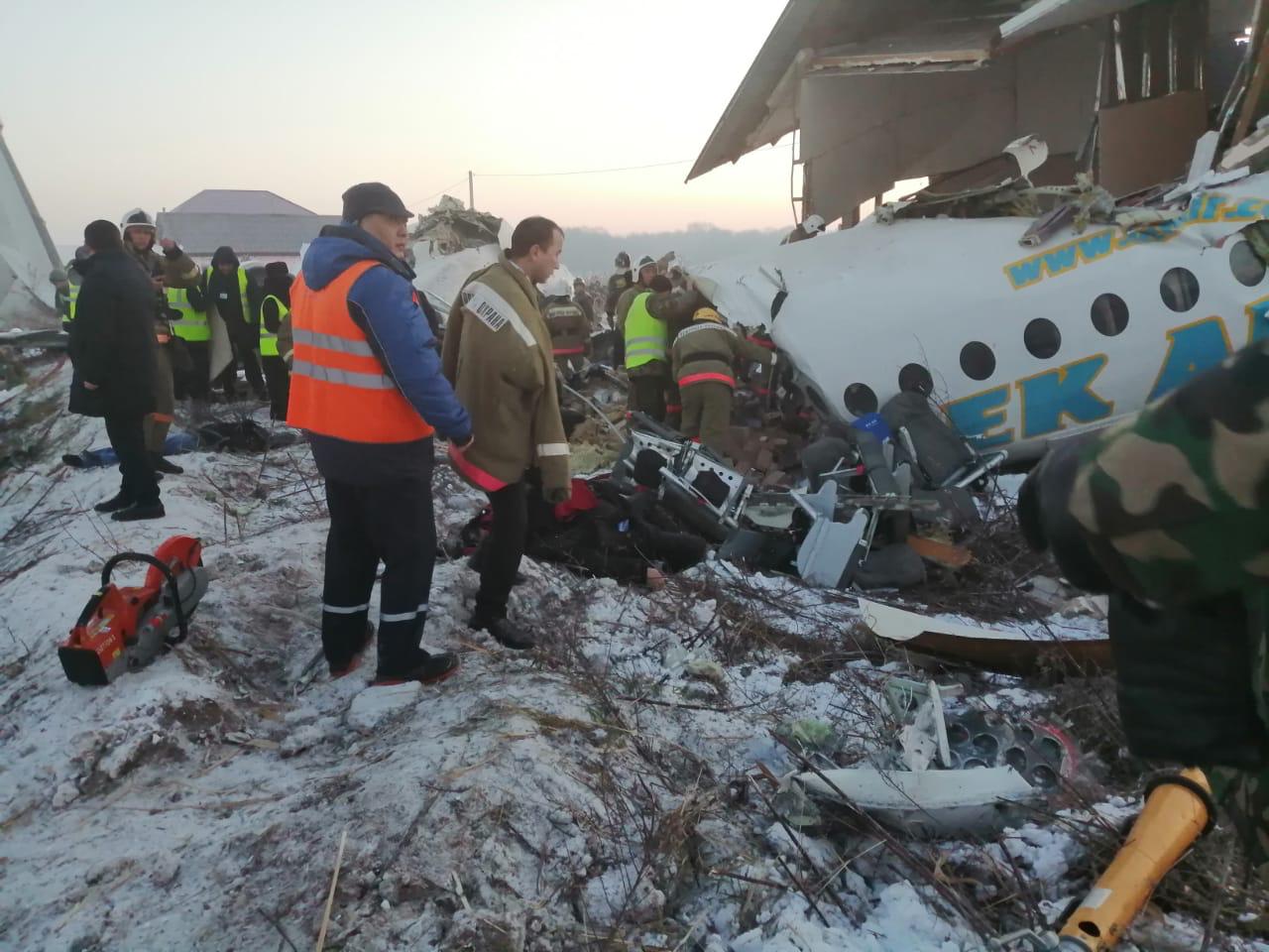 काजकस्तानमा विमान दुर्घटना हुदाँ ९ जनाको मृत्यु