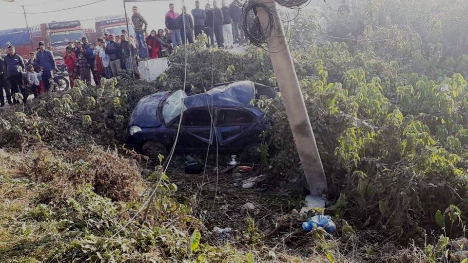 भारतीय कार पल्टिदा नेपाली नागरिकको मृत्यु