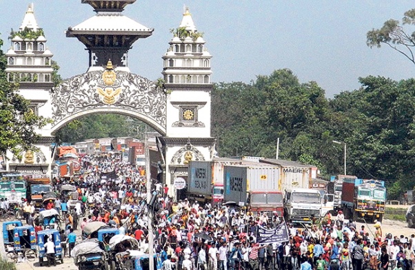 कोरोना त्रासले भारतबाट धमाधम फर्किंदै नेपालिहरु