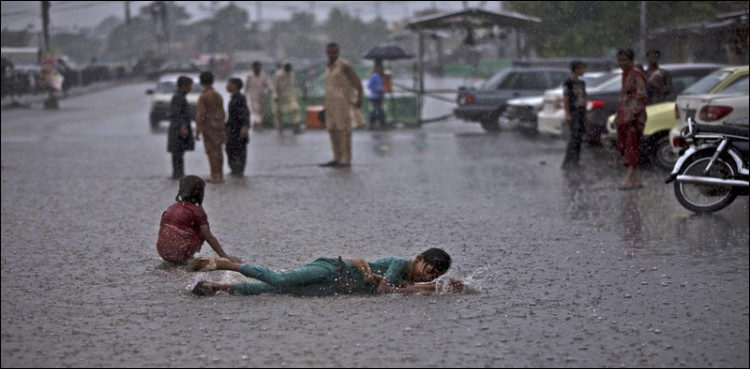 पाकिस्तानमा भारी वर्षा, कम्तीमा १७ जनाको मृत्यु