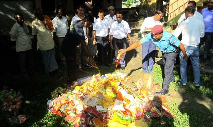 अनुगमन गर्दा भेटाएको अखाद्य वस्तु नष्ट