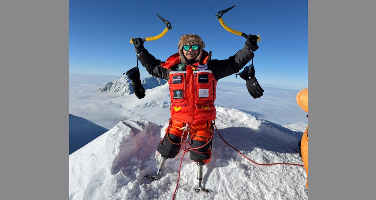 अपांगता भएका हरि बुढा मगरद्वारा माउन्ट भिन्सनको सफलतापूर्वक आरोहण