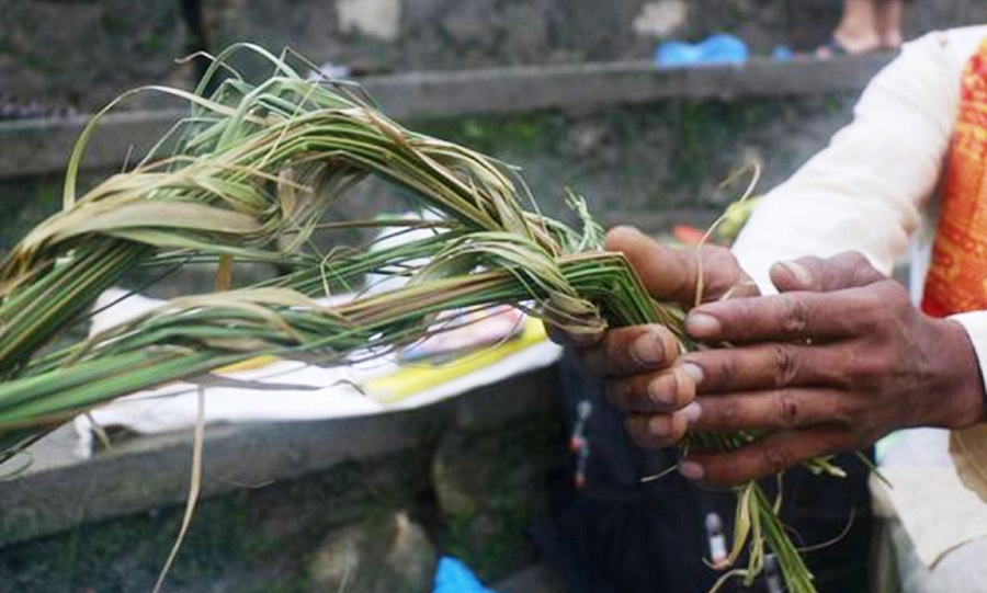 गोकर्णे औँसी आज: बुबालाई सम्मान गर्ने र तर्पण दिनेको भीड