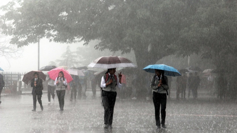 फेरि सक्रिय हुँदै वर्षा गराउने प्रणाली, भोलि काठमाडौंमा वर्षा हुने