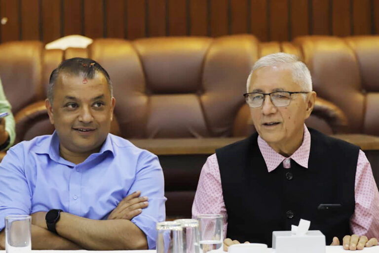 गगनलाई फर्काउन शेखरको पहल