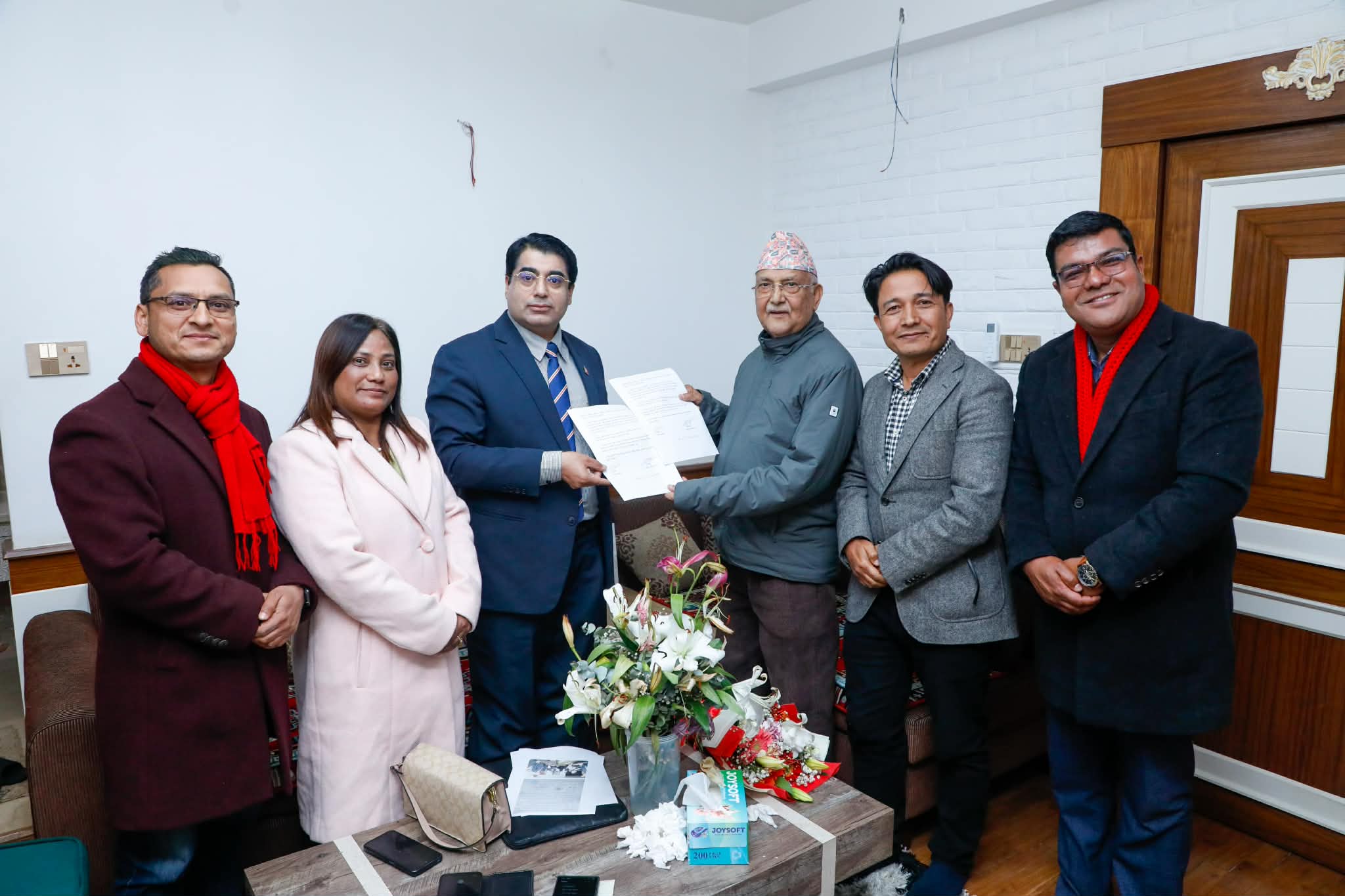 नेकपा एमाले र नेपाल परिवार दलबीच चार बुँदे सहमतिमा हस्ताक्षर