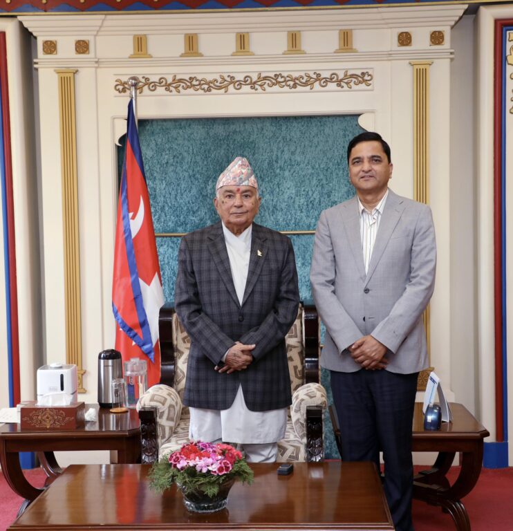 राष्ट्रपति पौडेलसँग योगेश भट्टराईको भेट