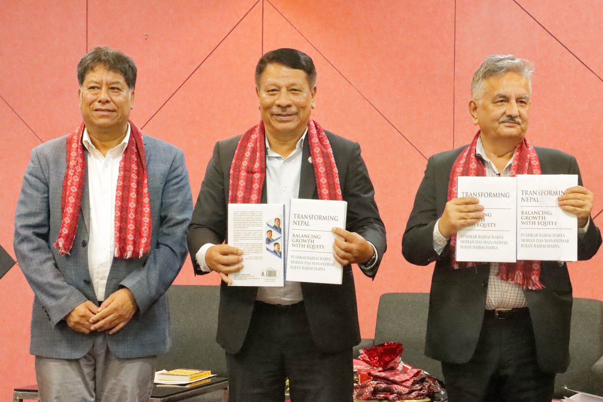 संविधानमा भएका कमजोरी हटाउनका लागि पनि राजनीतिक स्थायित्व : उपप्रधानमन्त्री सिंह