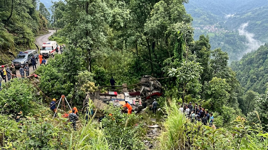 पोखरामा स्कुल बस दुर्घटना: मृत्यु हुनेको संख्या ५ पुग्यो