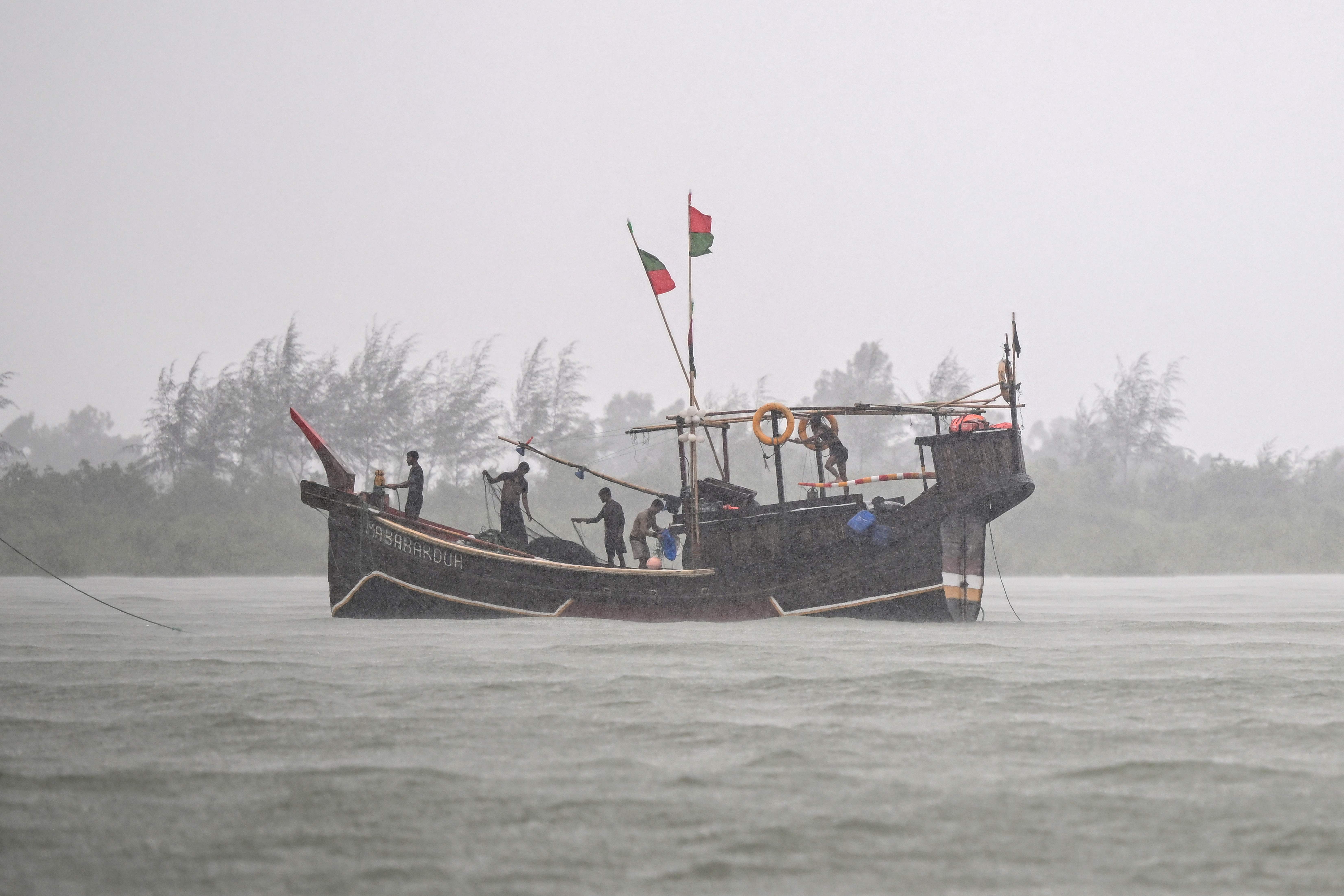 रोहिङ्ग्या शरणार्थीको दर्दनाक यात्रा: बंगलादेशका शिविरबाट अन्डमान सागर हुँदै अनिश्चित भविष्यतर्फ