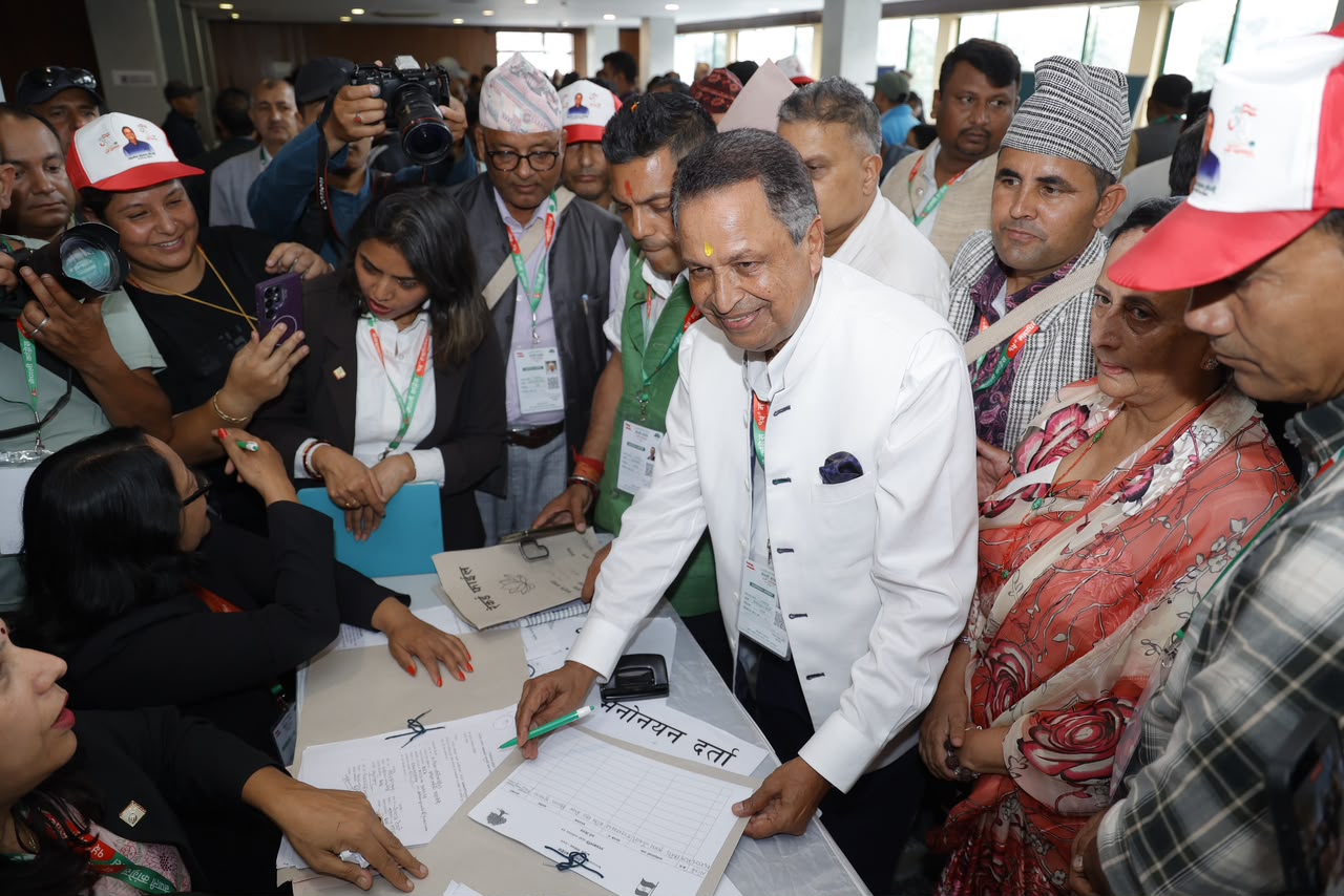 विनोद चौधरीले दिए कांग्रेस उपसभापतिमा उम्मेदवारी