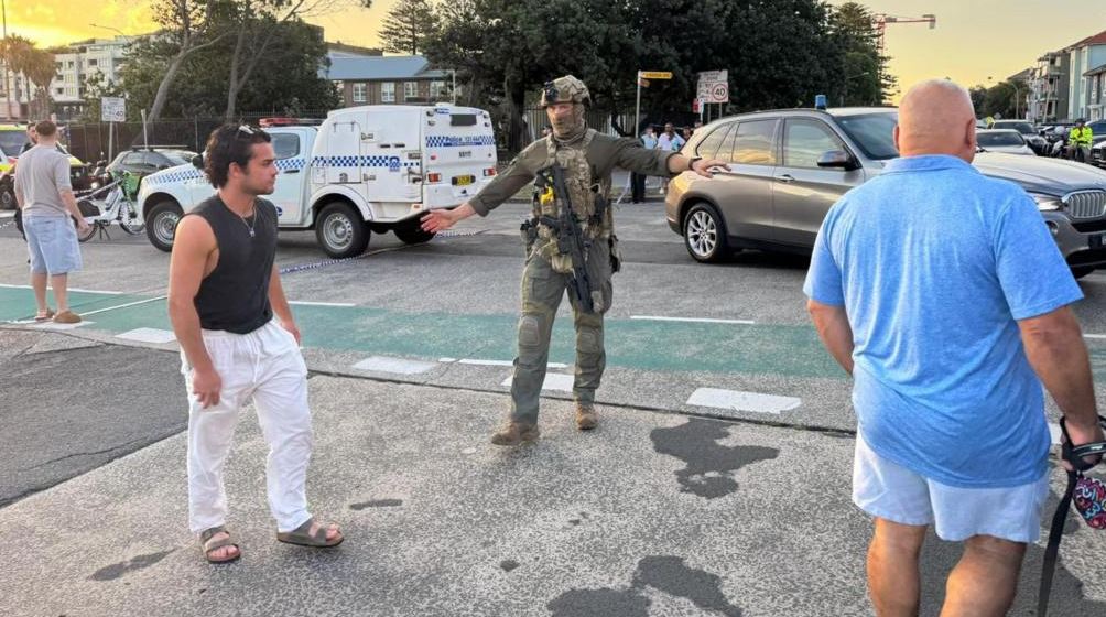 अस्ट्रेलियाको बन्डी बिचमा गोलीबारी : आक्रमणकारीसहित १० जनाको मृत्यु, १२ घाइते