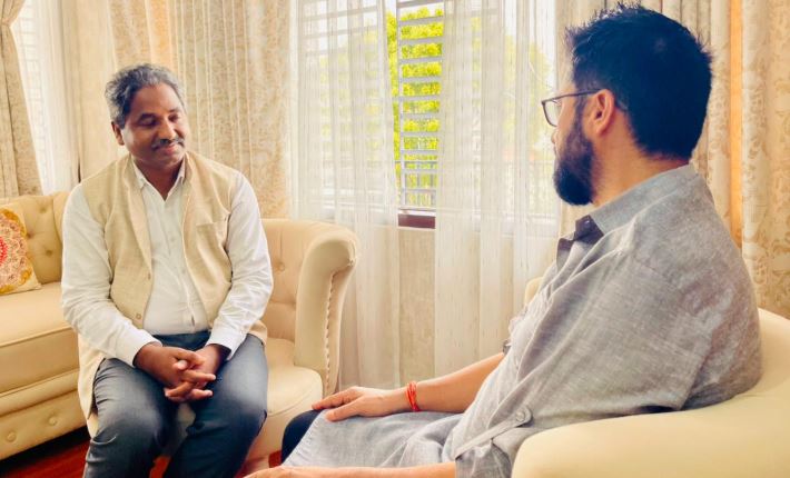 रवि लामिछाने र प्रभु साहबीच भेटवार्ता : सरकारले मधेसलाई प्राथमिकता दिने