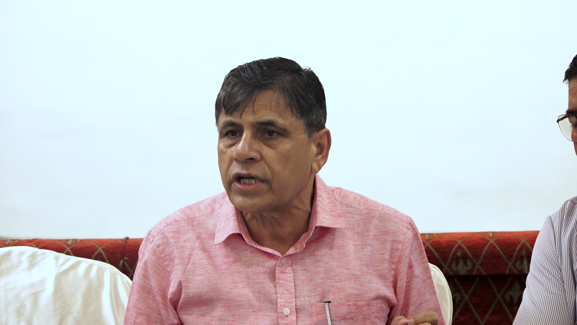 मुख्य नेताहरुलाई जतिसक्दो चाँडो विदा गर्न र सम्पत्ति छानबिन गर्न माग