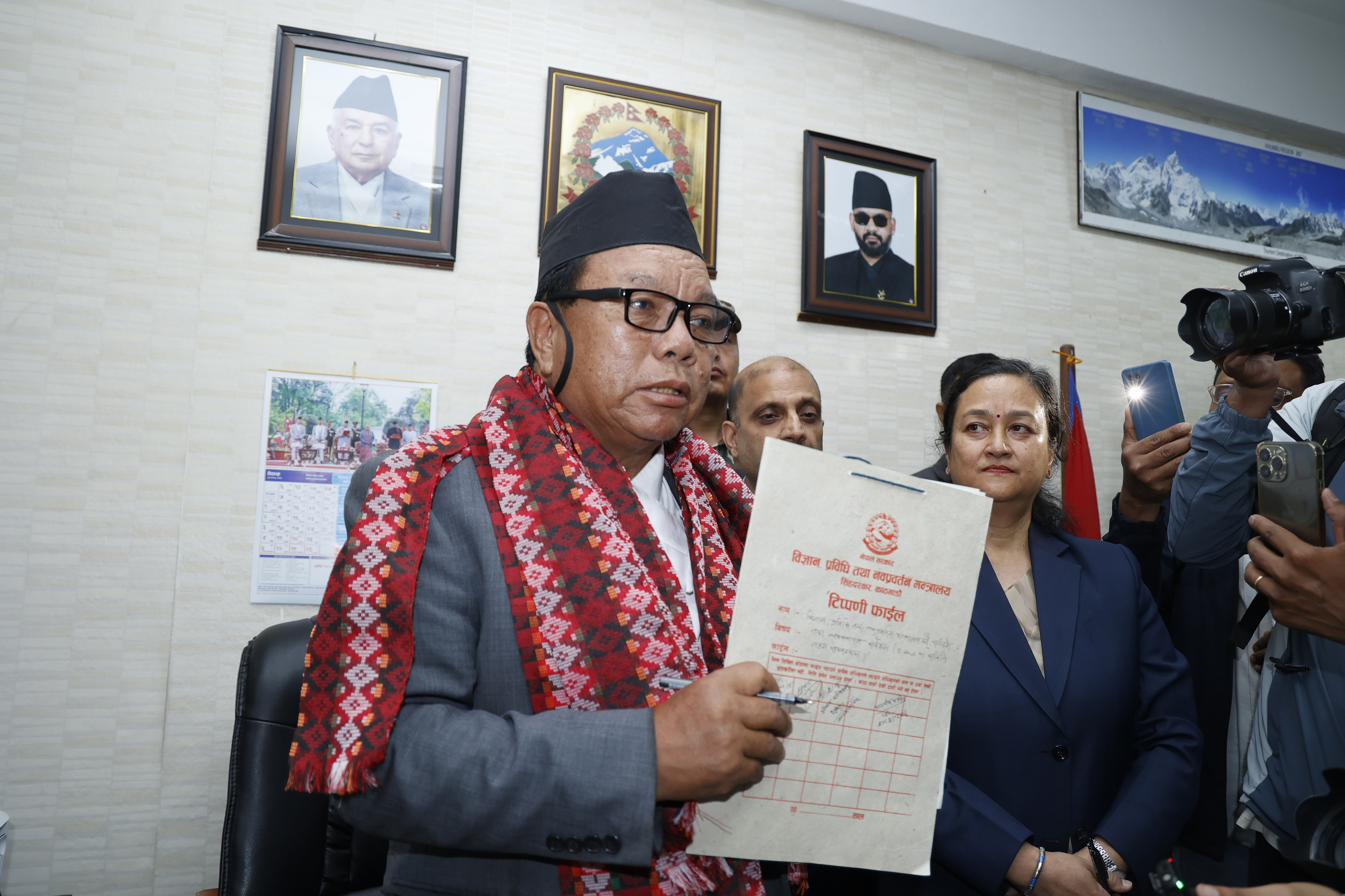 पाँच वर्ष होइन, तीन वर्ष मात्र पदमा बस्छु: मन्त्री महावीर पुनको नौलो राजनीतिक घोषणा