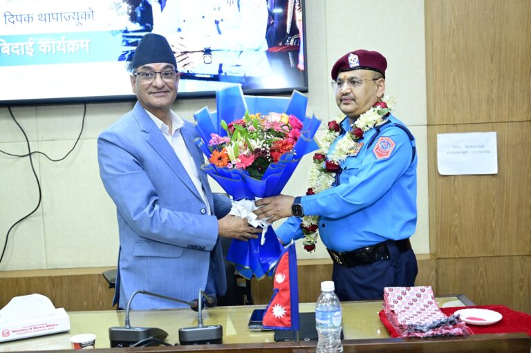 सेवानिवृत्त हुन लागेका आईजिपी थापाको गृहमन्त्रालयमा भव्य बिदाई