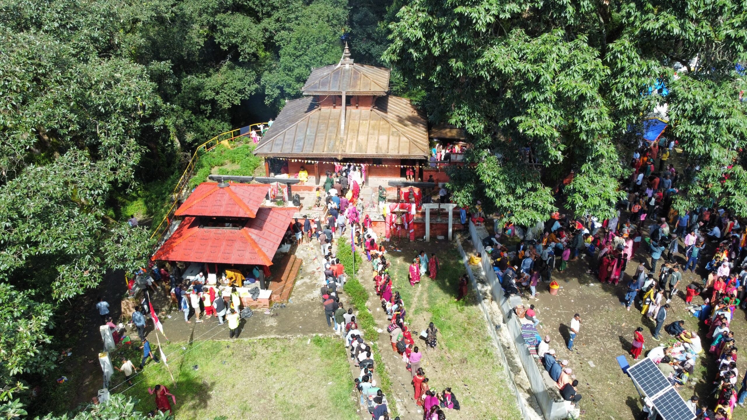 बाजुराको नाटेश्वरी मन्दिरमा १ क्विन्टलको ऐतिहासिक घण्टी चढाइयो