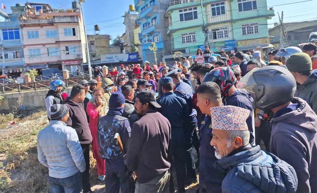 आफ्नै शरीरमा पेट्रोल छर्केर आगो लगाएकी कमलाको मृत्यु, घटनास्थलमा 'सुसाइड नोट' फेला