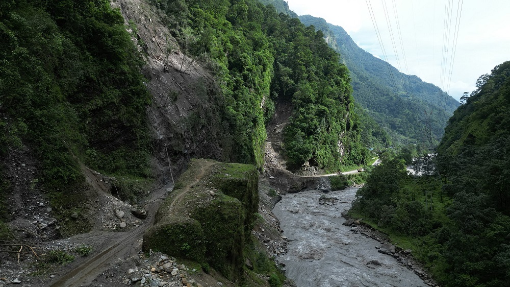 कालीगण्डकी करिडोर : महभिरको पहिरोले दुर्घटनाको जोखिम