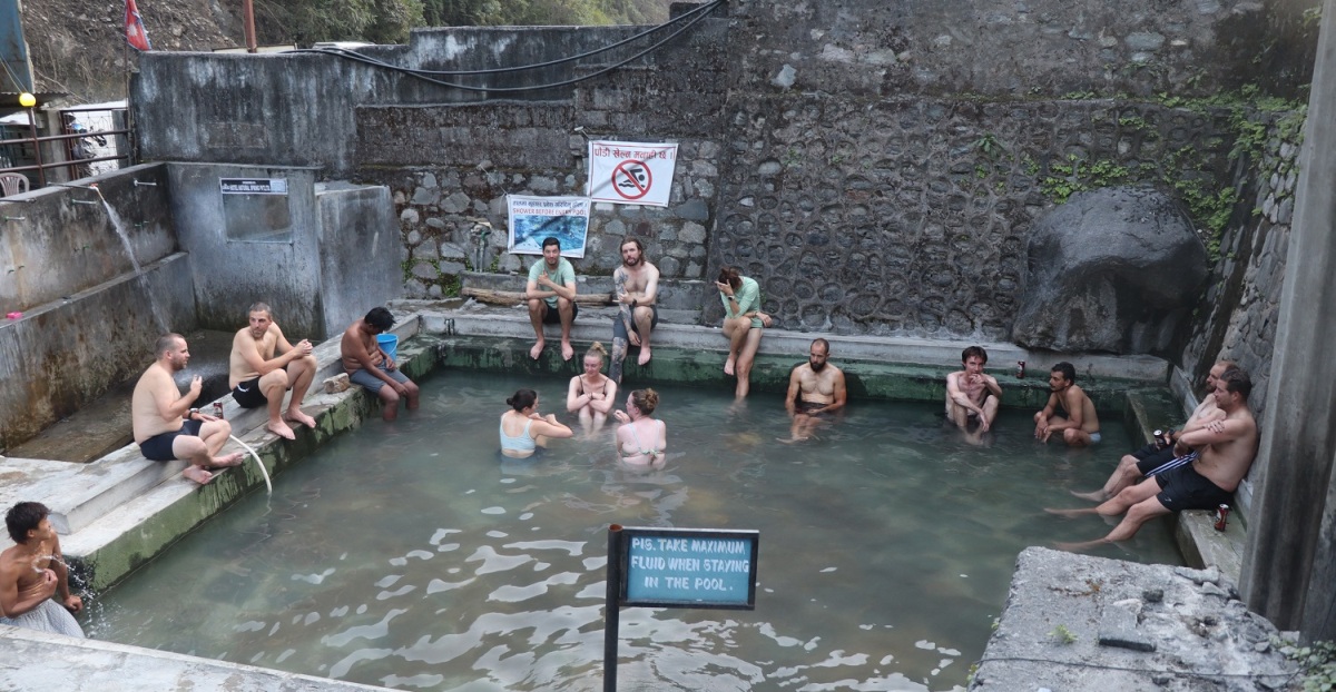 दसैँपछि म्याग्दीका पर्यटकीय स्थलमा चहलपहल बढ्यो, सडक खुलेपछि व्यवसायी उत्साहित