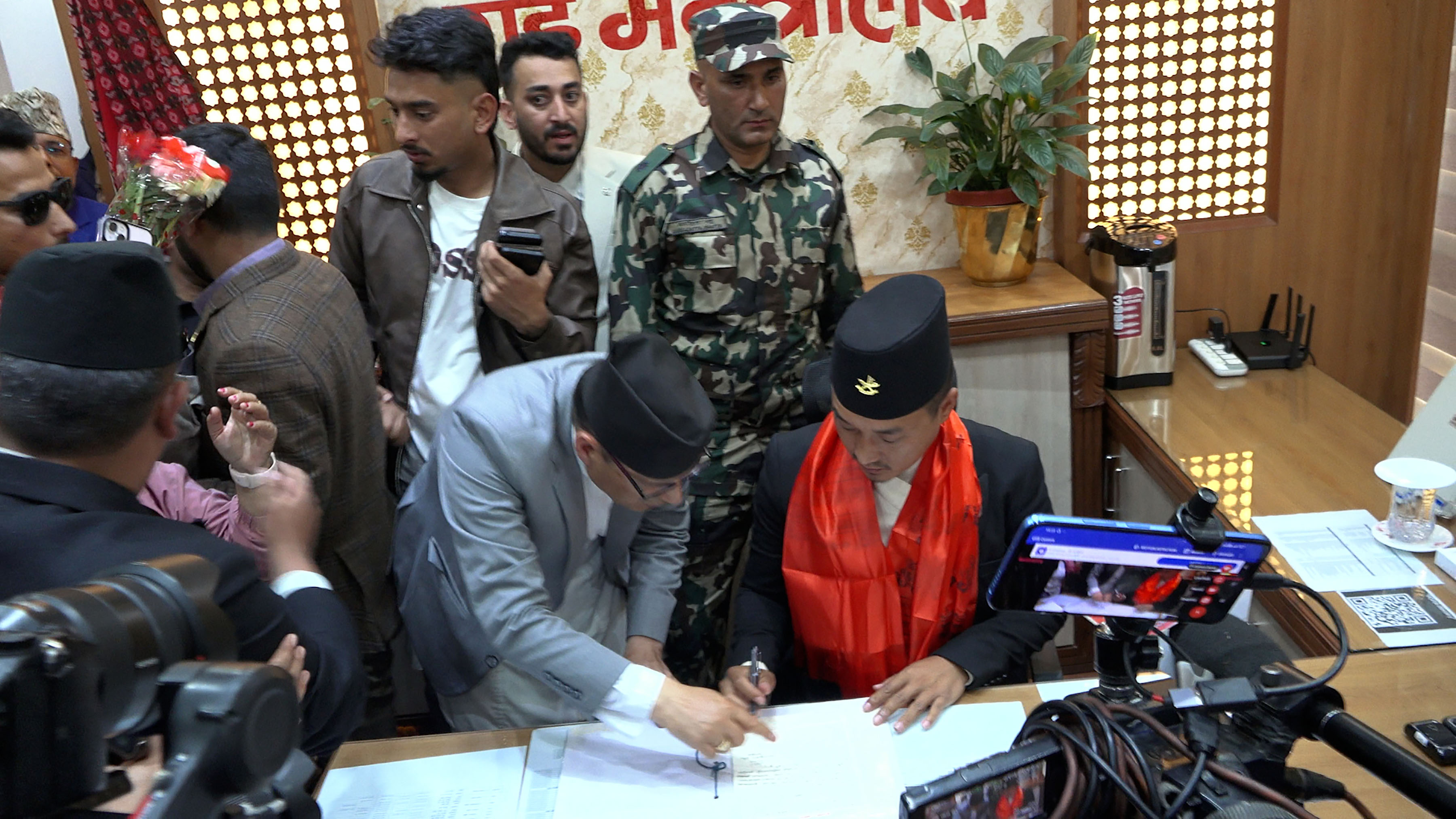 ‘भिआइपी मुभमेन्ट’का नाममा नागरिकले दुःख पाउनु भएनः गृहमन्त्री गुरुङ