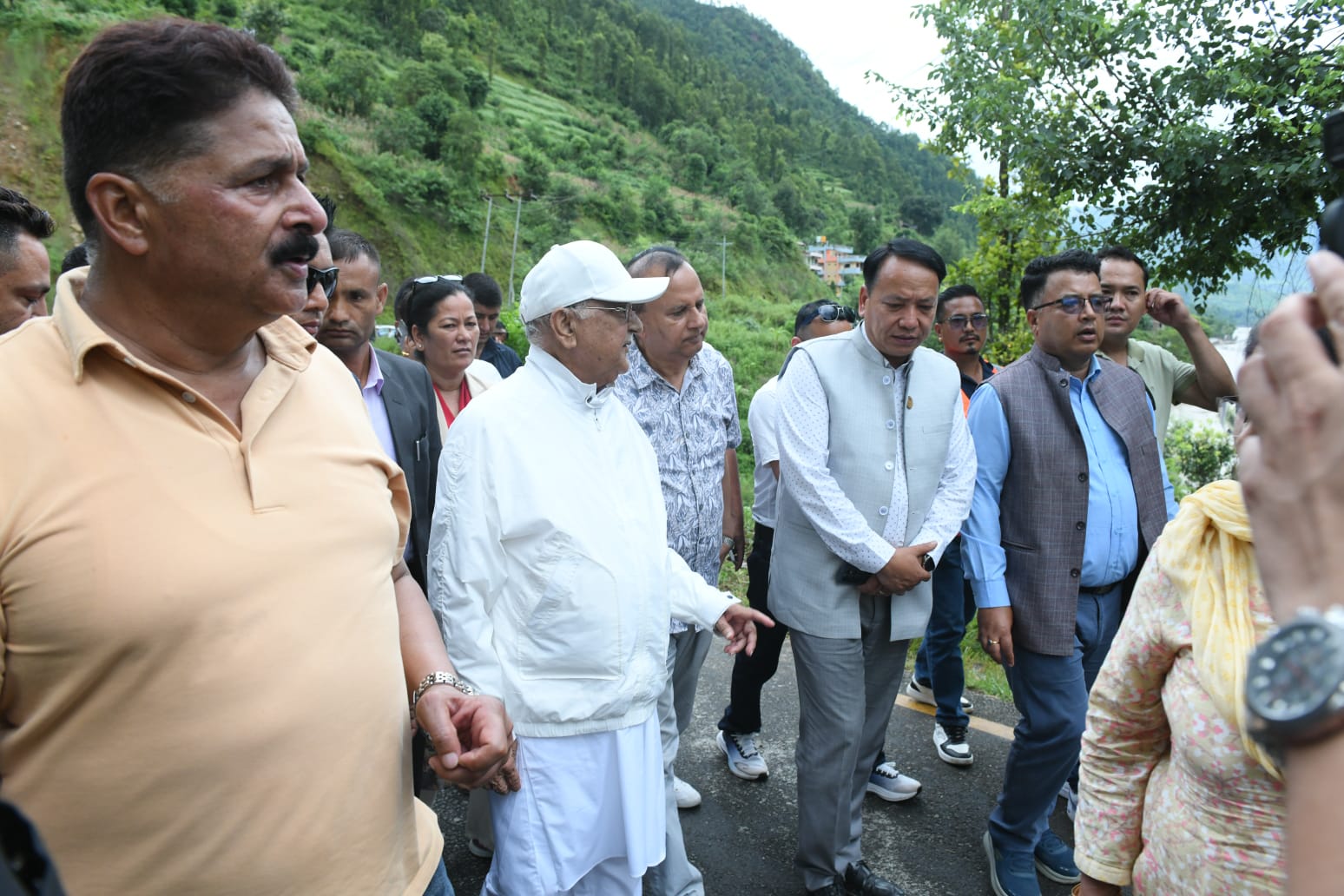 एमाले अध्यक्ष ओलीद्वारा धादिङ र नुवाकोटका बाढीप्रभावित क्षेत्रको स्थलगत अवलोकन