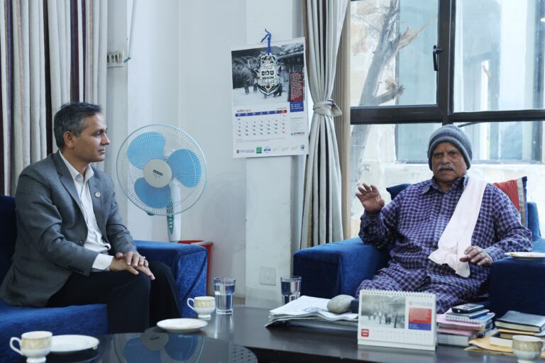 गृहमन्त्रीलाई पूर्व राष्ट्रपतिको सुझावः निर्वाचनलाई अर्जुनदृष्टि मानेर अघि बढ्नुस्