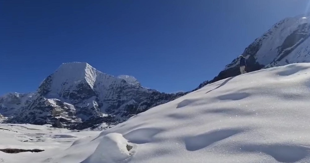 रोल्वालिङ हिमपहिरोमा हराइरहेका ४ जनाको उद्धार, तीन जनाको मृत्यु