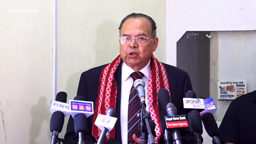भारत र चीनसँग सन्तुलन मिलाएर काम गर्न सकेन भने नेपालको राष्ट्रियतामाथि हमला हुनेवाला छ :  नेता खनाल