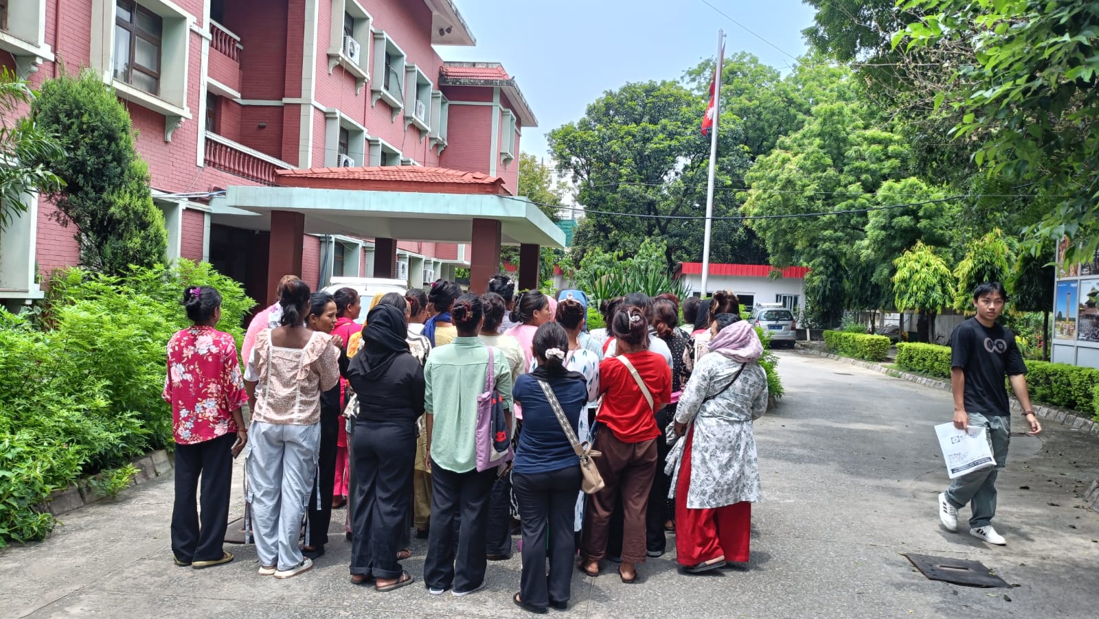दिल्लीबाट उद्धार गरिएका ४० जना नेपाली महिलालाई नेपाल ल्याइयो