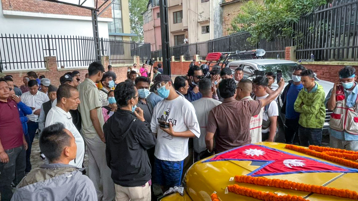 शव बुझ्दै जेनजीका परिवार