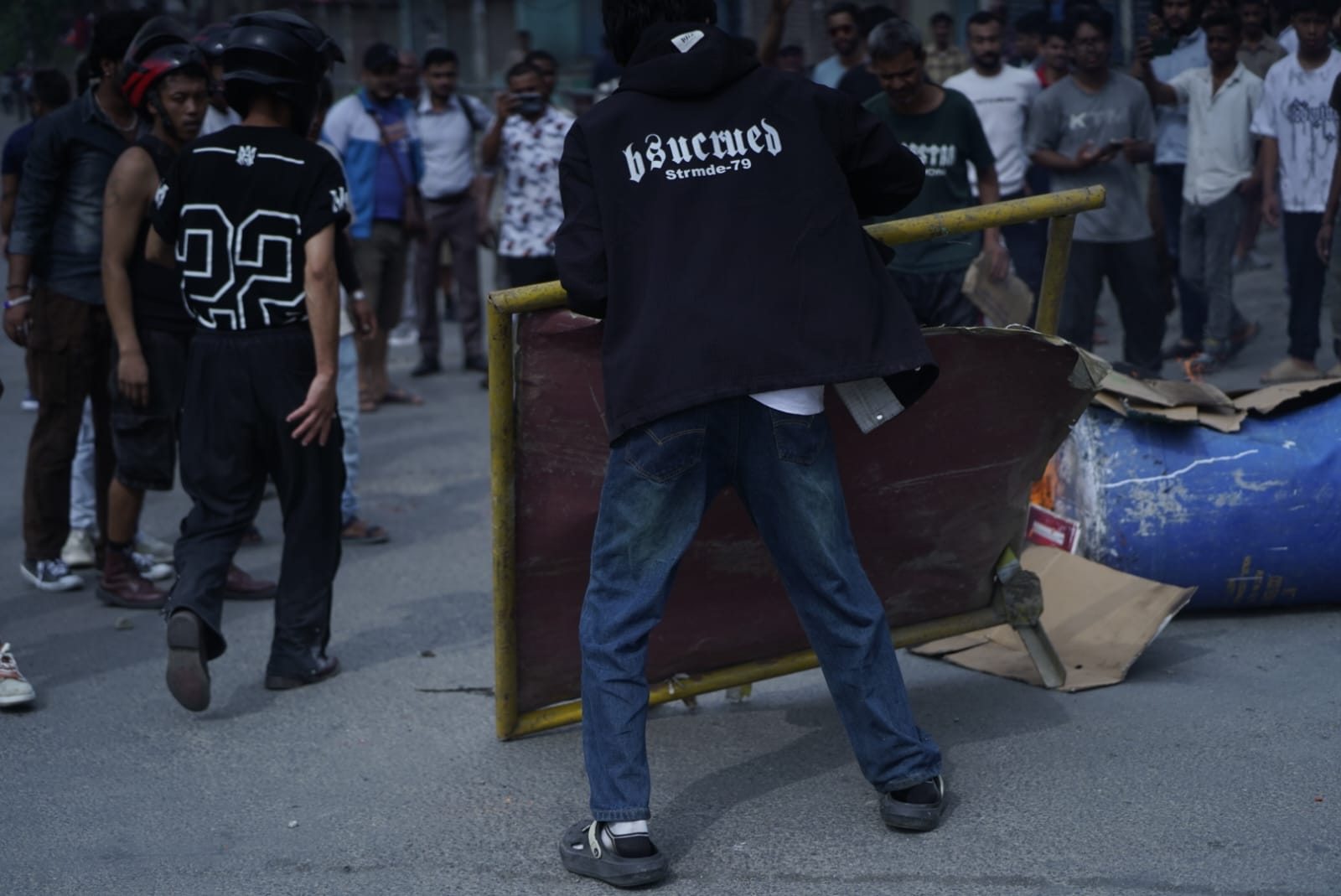 प्रहरी कार्यालय तोडफोडमा संलग्न १२ जना पक्राउ