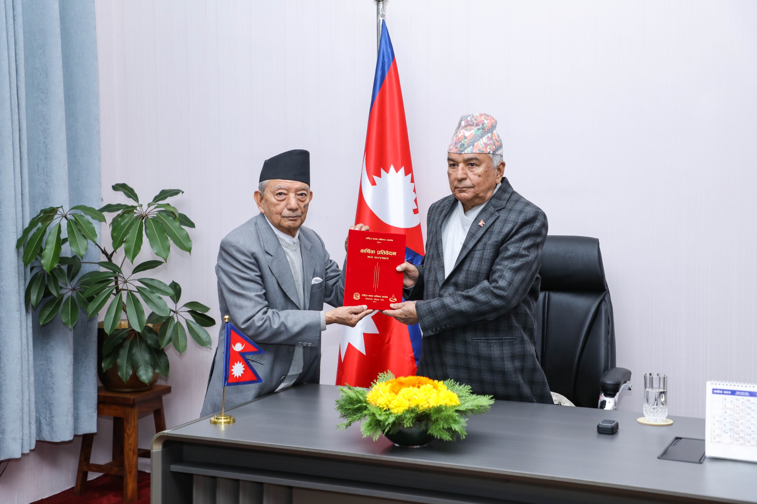 राष्ट्रपति पौडेलसमक्ष राष्ट्रिय मानवअधिकार आयोगको वार्षिक प्रतिवेदन पेश