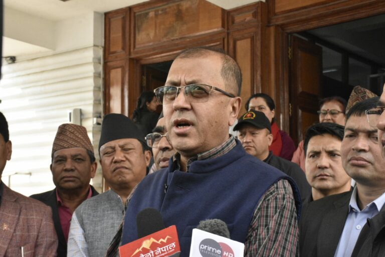 कांग्रेसको दोहोरो चरित्र अति नै तल्लोस्तरको राजनीतिक दाउपेजजस्तो लाग्यो : एमाले नेता भट्टराई