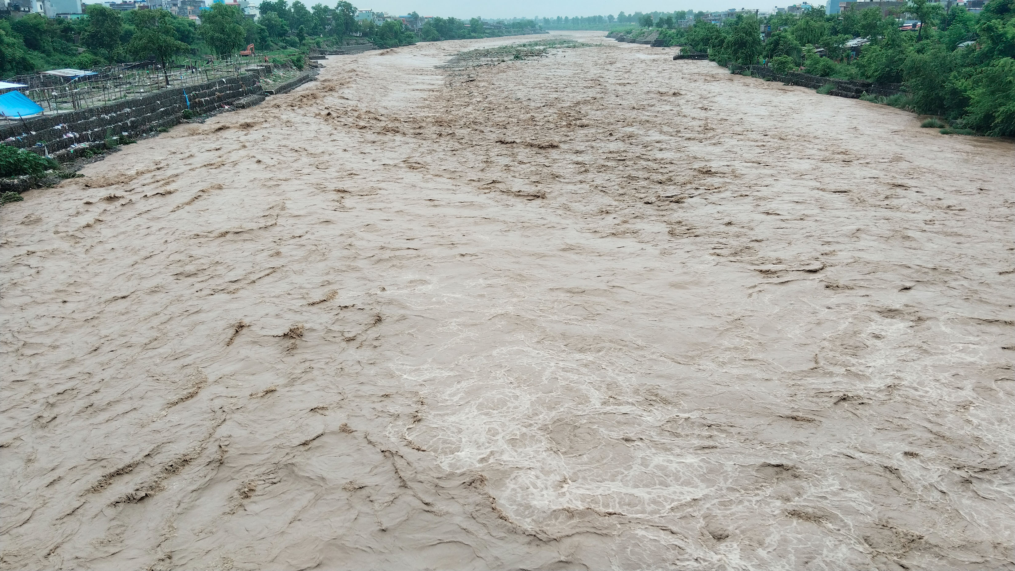 बाढीले बगाउँदा बागलुङमा दुईको मृत्यु, एक जना बेपत्ता