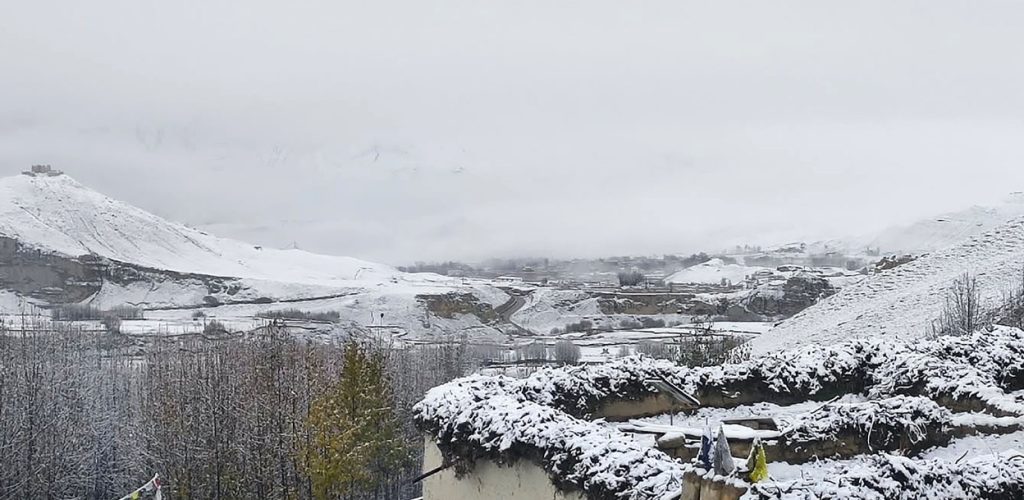 मुस्ताङको सरिबुङ पास क्षेत्रमा १४ पदयात्री सम्पर्कविहीन