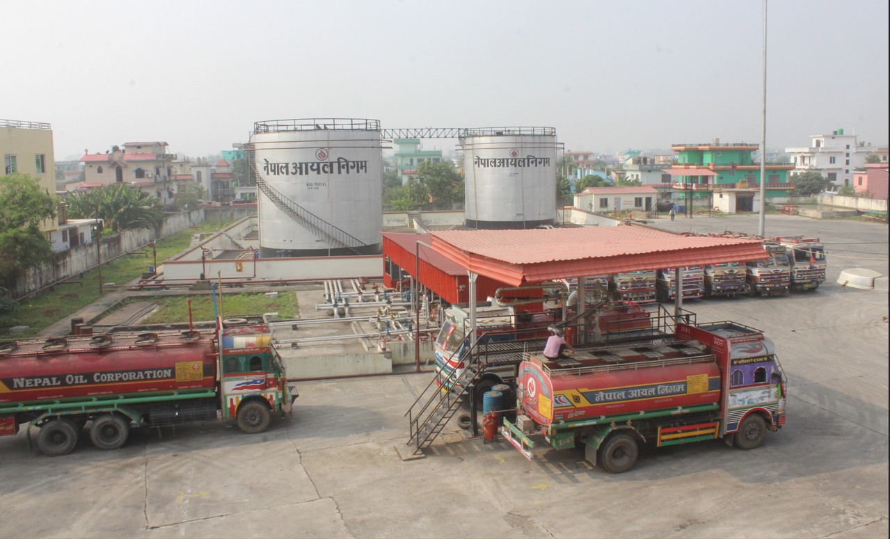 घनाबस्तीमा निगमको डिपो, स्थानीयद्वारा तत्काल स्थानान्तरणको माग