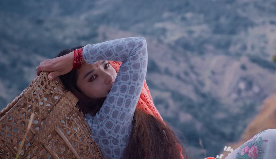 बैशाख ११ गते रिलिज हुने फिल्म ‘परालको आगो’  ‘उडि जाउँ भने,म पंक्षी होइन’ गीत रिलिज