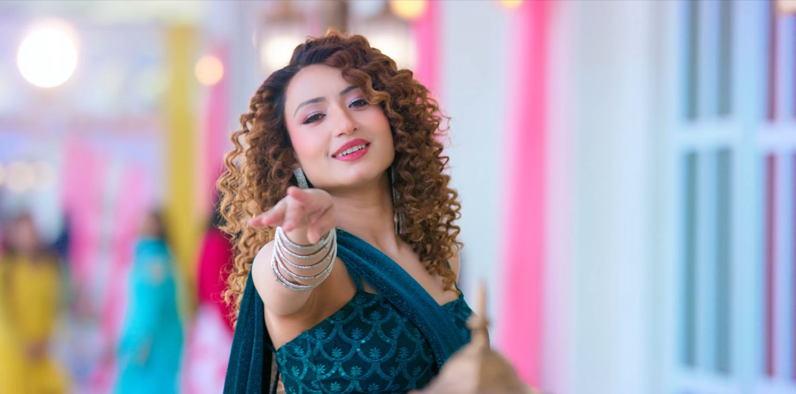 आशीर्वादको “मोहनी लगायो कान्छीले”मा आश्मा र प्रभातको रोमान्स