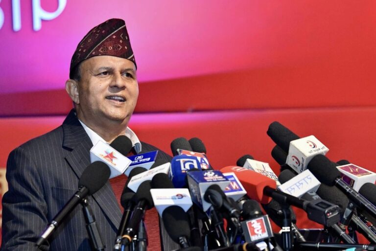 एमाले महासचिवको प्रश्न : सिंहदरबार जलाउने को हो ?