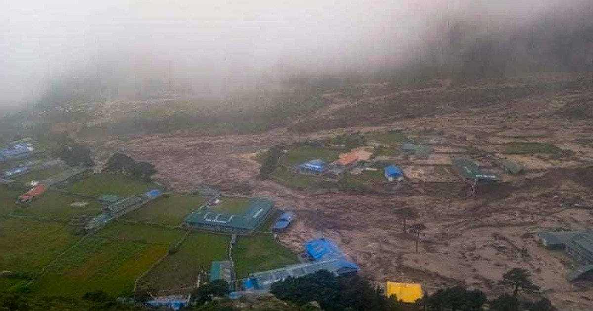 थामे बाढीमा फसेका ६ जनाको उद्धार, २० घर पुरिएको आशंका