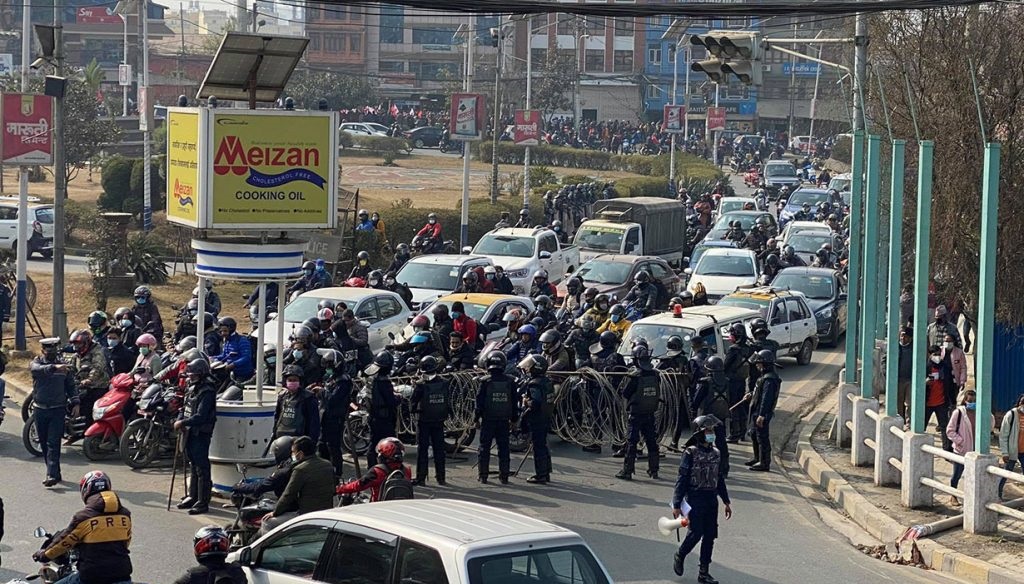 प्रचण्ड-नेपाल समूहको प्रदर्शनले काठमाडौं अस्तव्यस्त