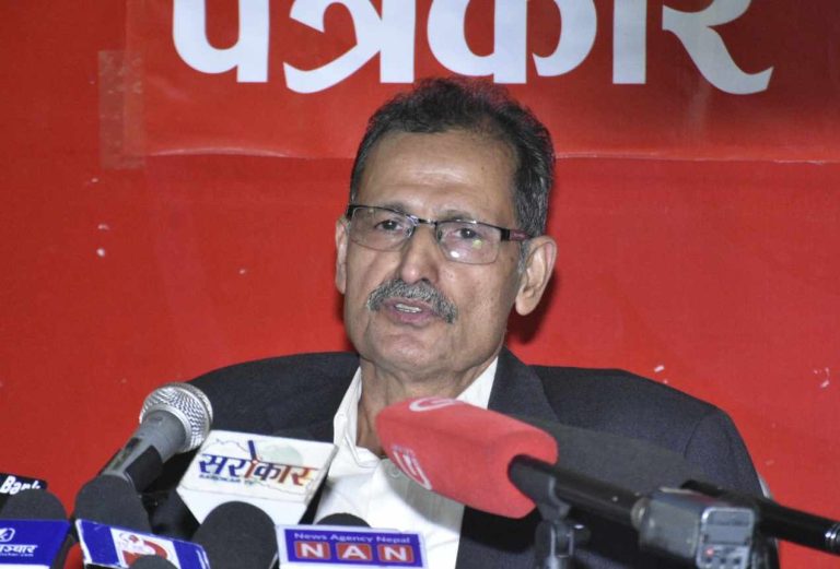 एमाले कार्यकर्ता इतिहासमै रक्षात्मक, कांग्रेस फुटेको छ र रास्वपाको ग्राफ धेरै नै घटेको छ : सापकोटा