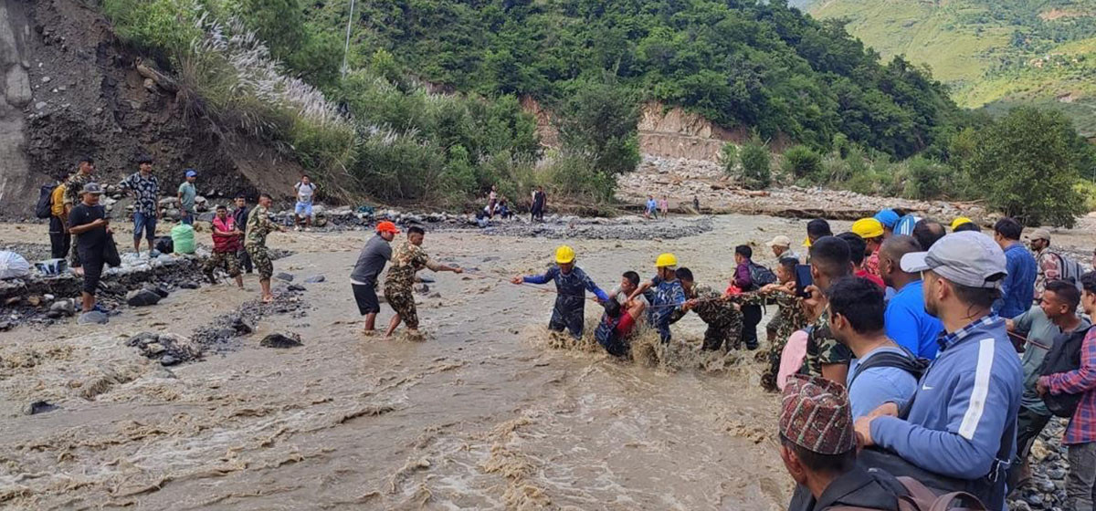 बाढी पहिरोमा परी २४४ जनाको मृत्यु