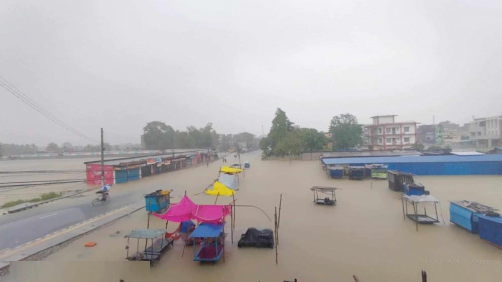 वर्षाले कञ्चनपुर जलमग्न, एक शिशुको मृत्यु, १६ सय बढी विस्थापित