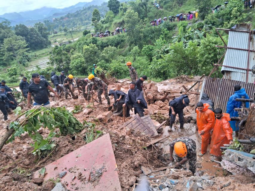 बागलुङमा पहिरोले घर पुरिँदा  एक जनाको  मृत्यु